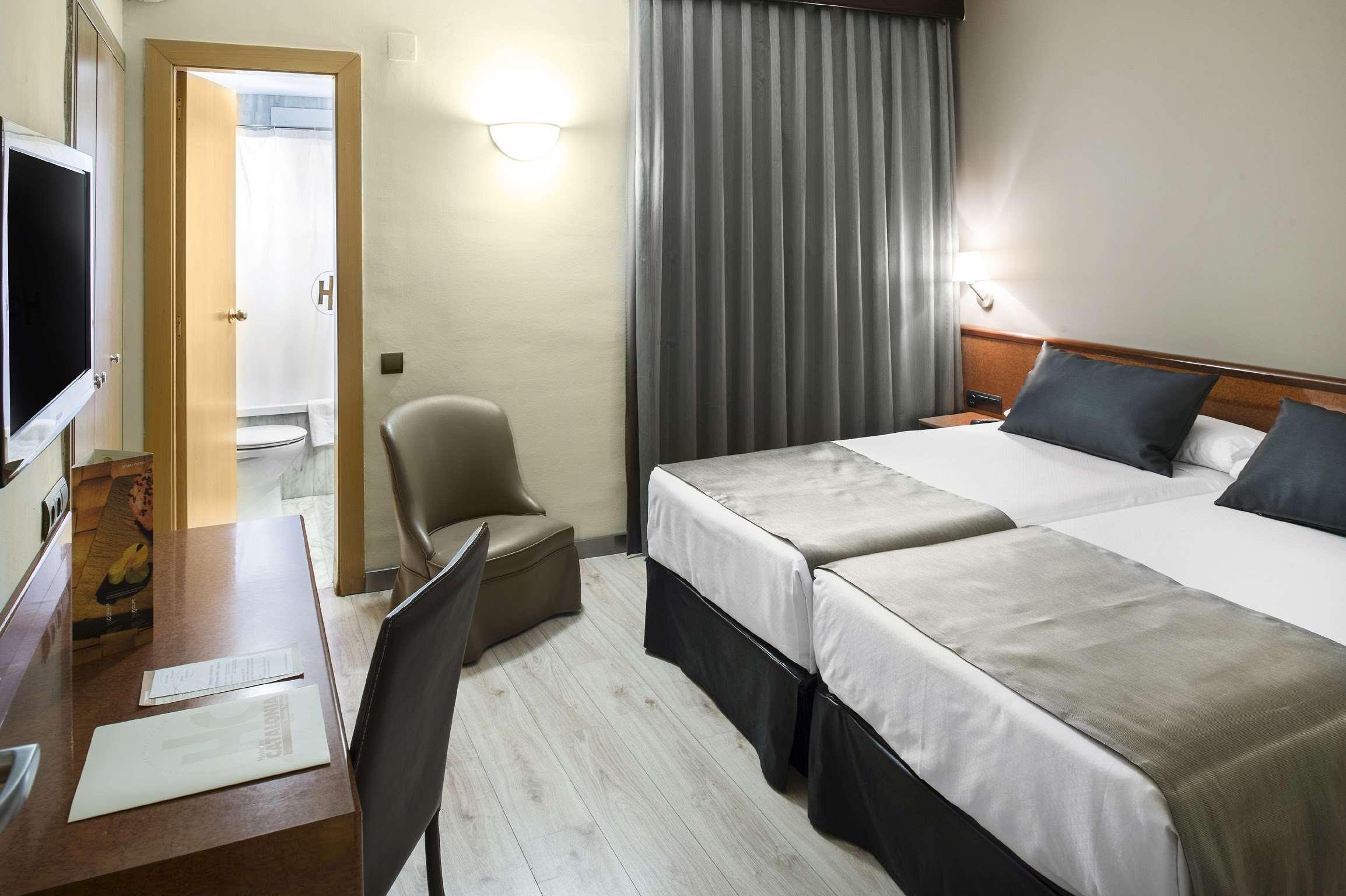 Hotel Catalonia Castellnou Barcelona Exteriér fotografie