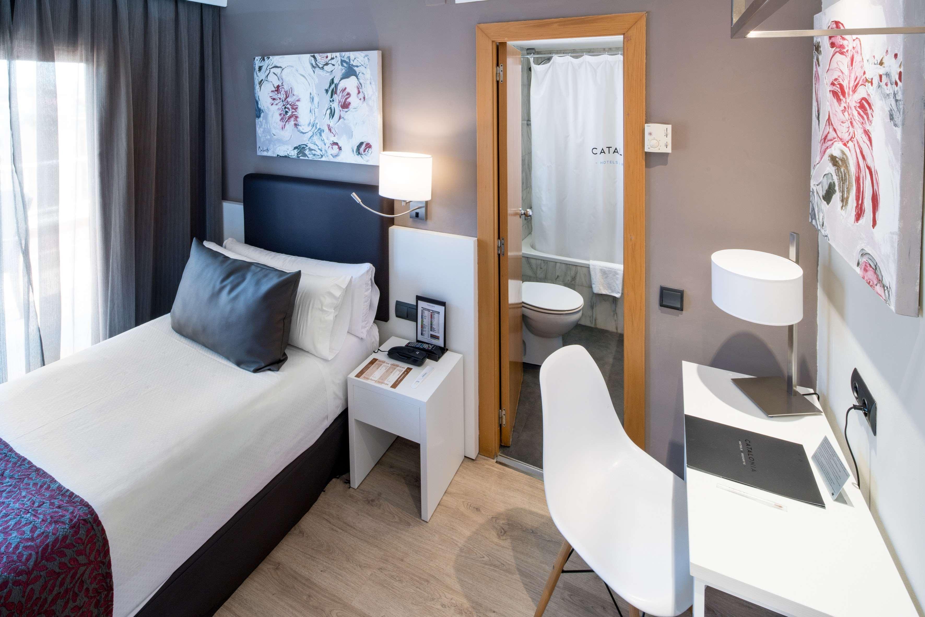 Hotel Catalonia Castellnou Barcelona Exteriér fotografie