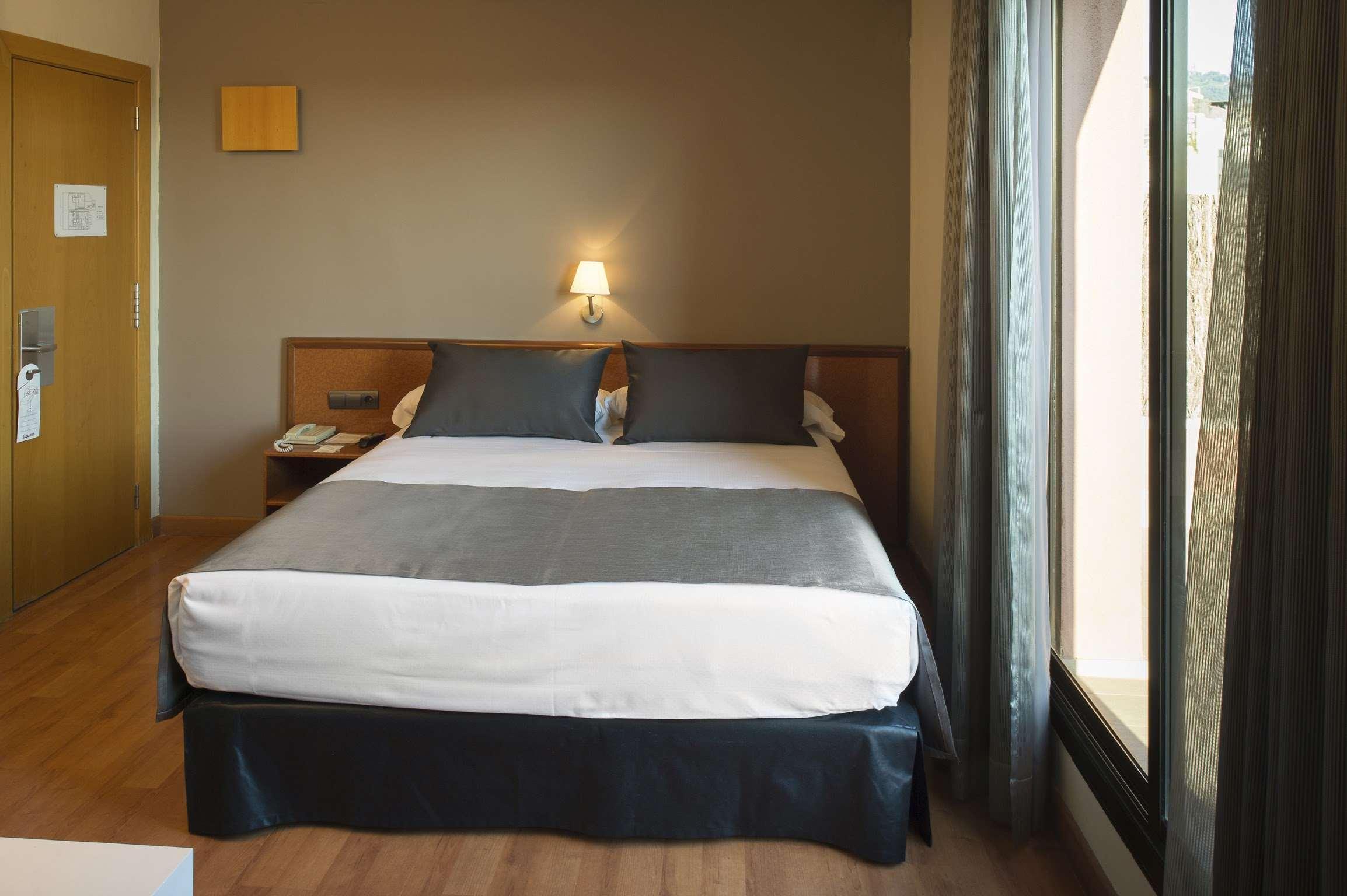 Hotel Catalonia Castellnou Barcelona Exteriér fotografie