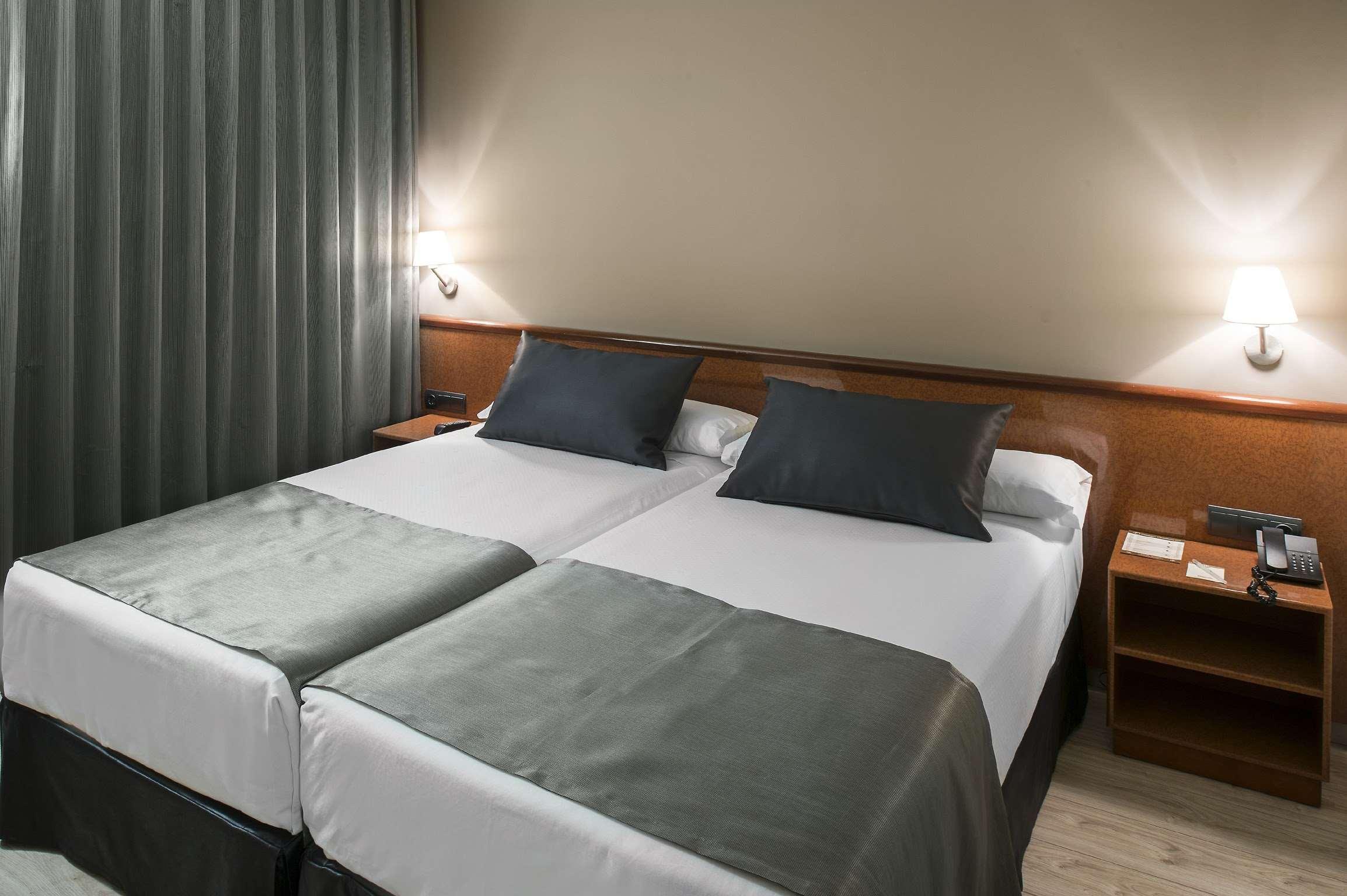 Hotel Catalonia Castellnou Barcelona Exteriér fotografie