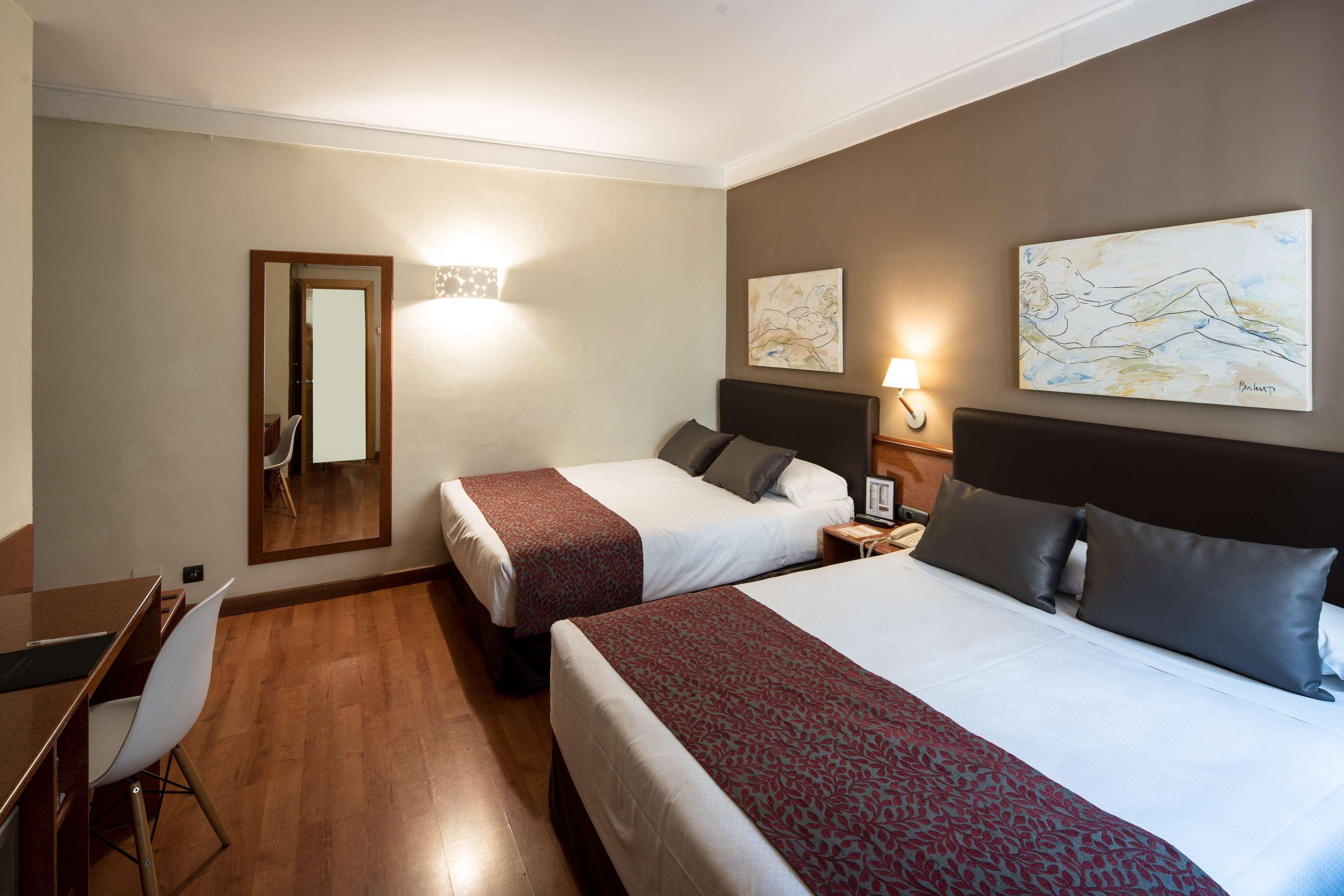 Hotel Catalonia Castellnou Barcelona Exteriér fotografie