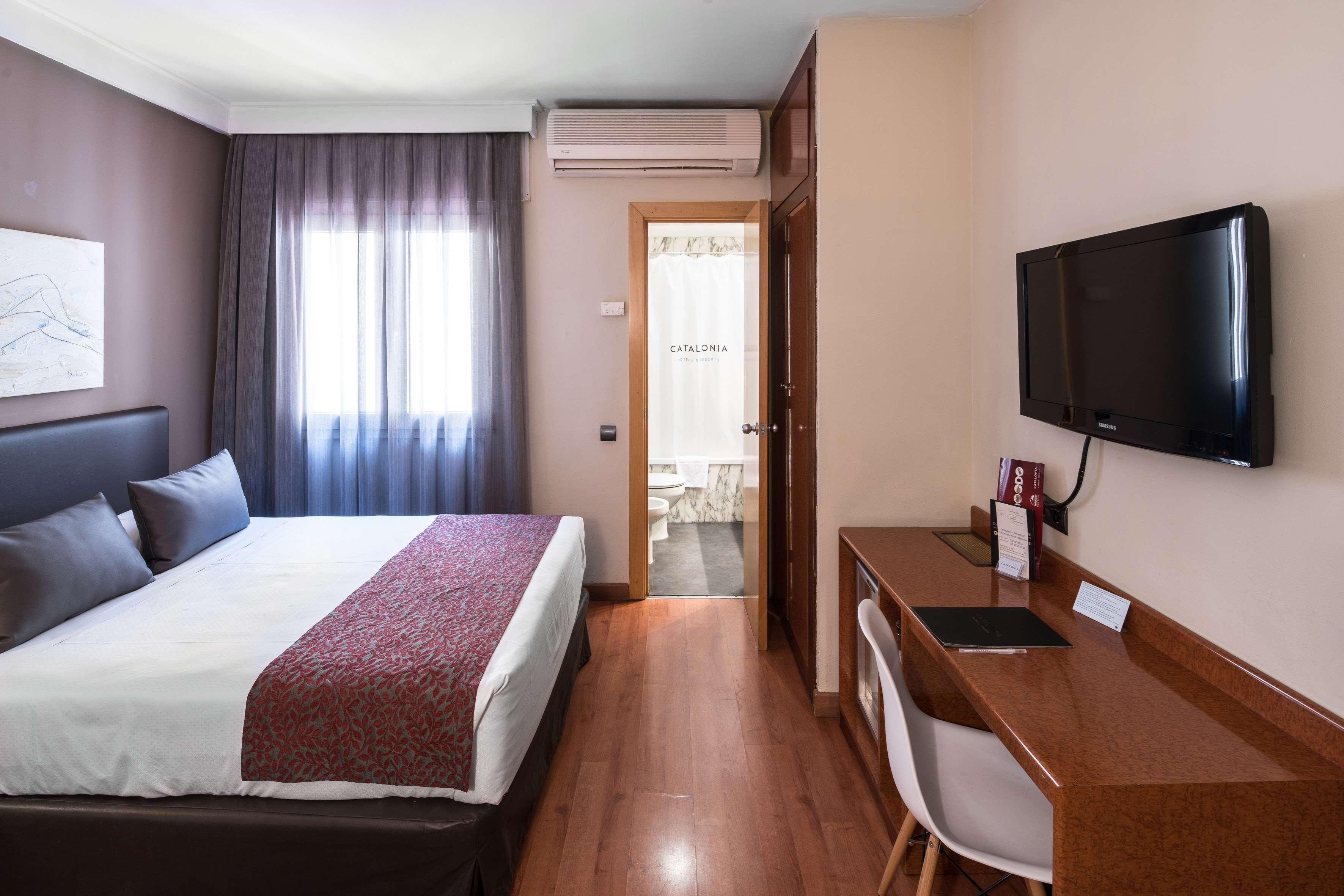 Hotel Catalonia Castellnou Barcelona Exteriér fotografie