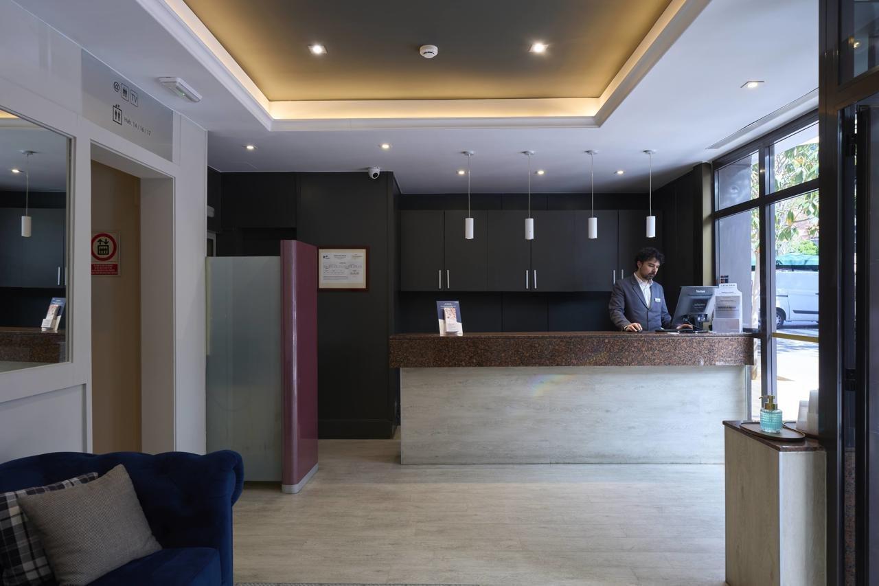Hotel Catalonia Castellnou Barcelona Exteriér fotografie