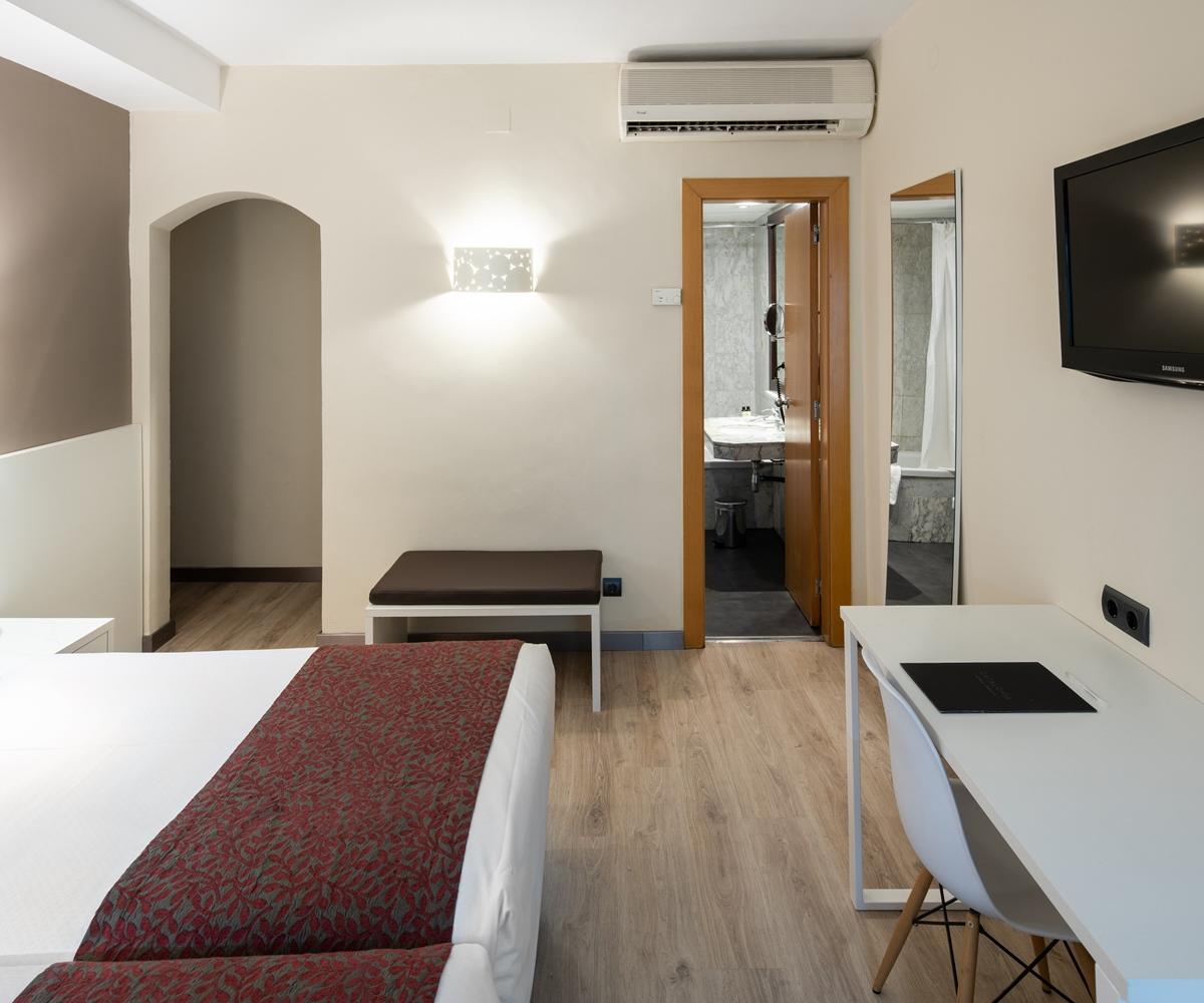 Hotel Catalonia Castellnou Barcelona Exteriér fotografie