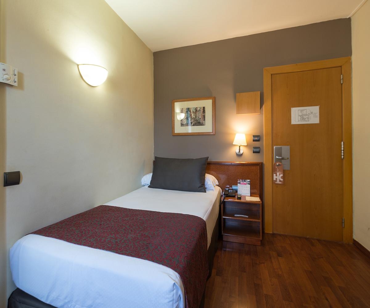 Hotel Catalonia Castellnou Barcelona Exteriér fotografie