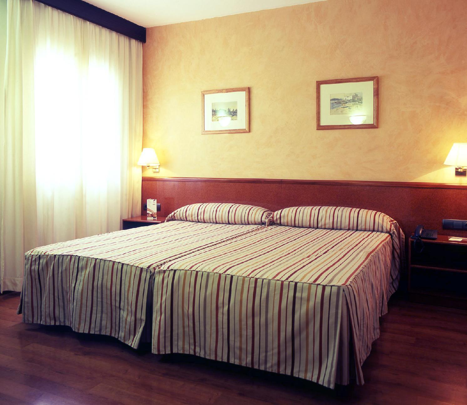 Hotel Catalonia Castellnou Barcelona Exteriér fotografie